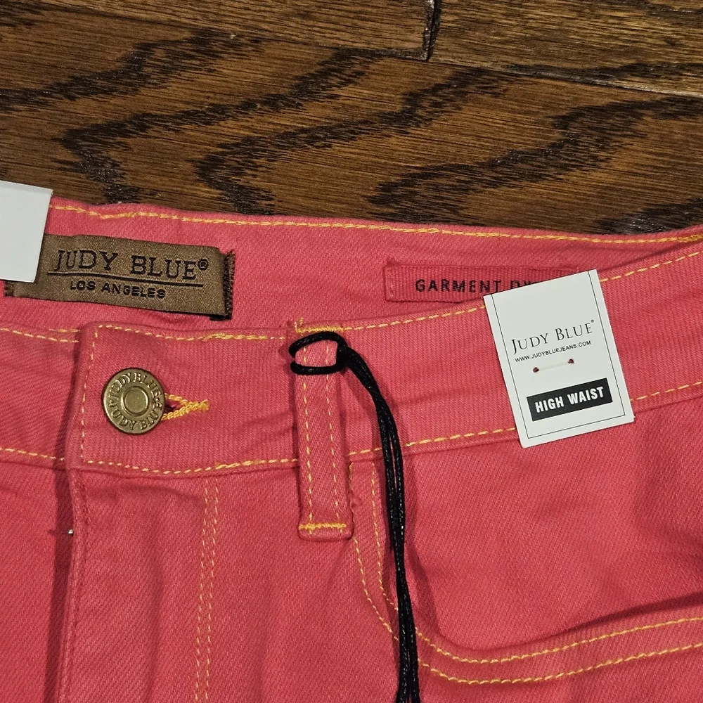 NWT Judy Blue High Waisted Garment Dyed Shorts, Magenta - Size M
